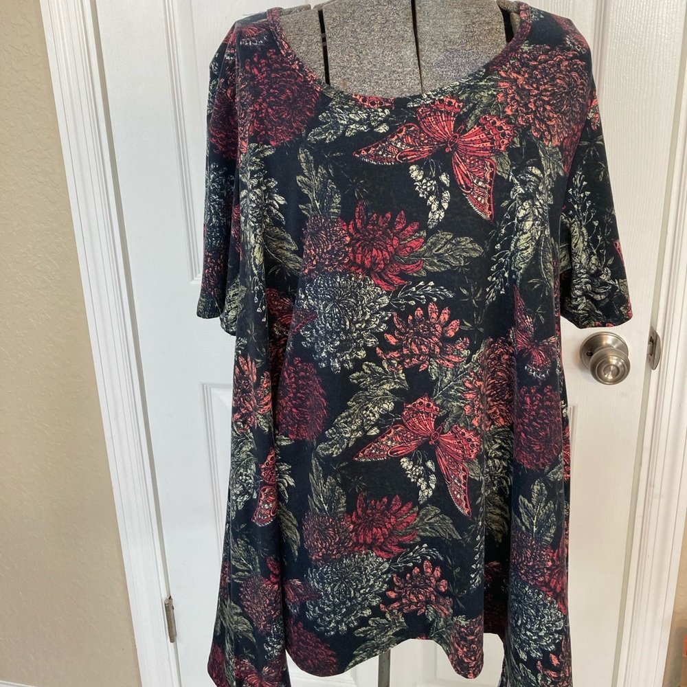 LuLaRoe Perfect T